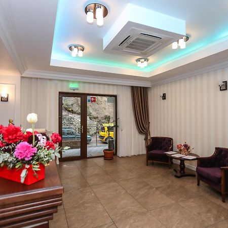 Hotel Holiday Maria Baile Herculane Bagian luar foto