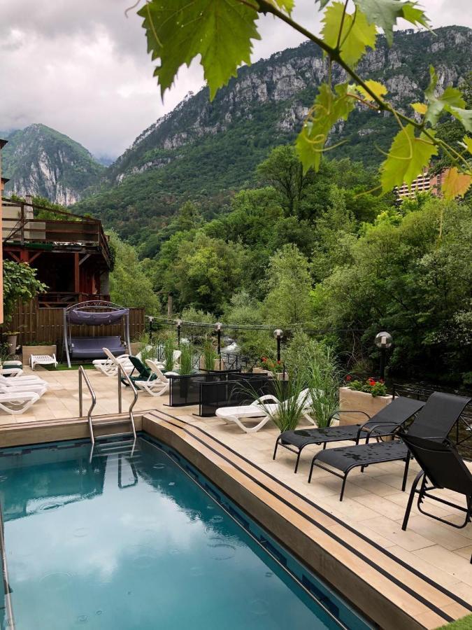 Hotel Holiday Maria Baile Herculane Bagian luar foto