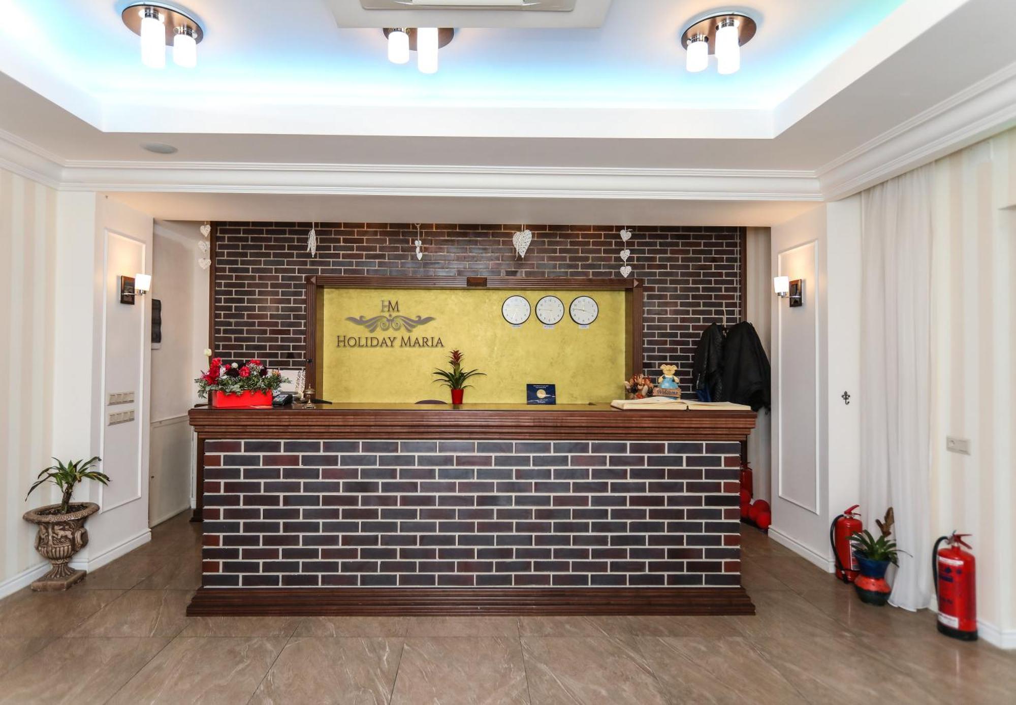 Hotel Holiday Maria Baile Herculane Bagian luar foto