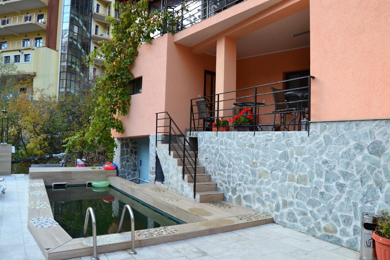 Hotel Holiday Maria Baile Herculane Bagian luar foto
